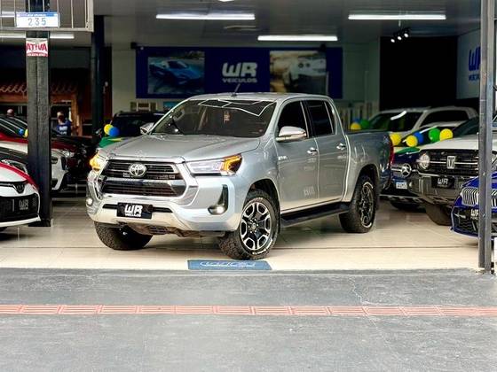 TOYOTA HILUX 2.8 D-4D TURBO DIESEL CD SRX 4X4 AUTOMÁTICO TOYOTA HILUX 2.8 D-4D TURBO DIESEL CD SRX 4X4 AUTOMÁTICO